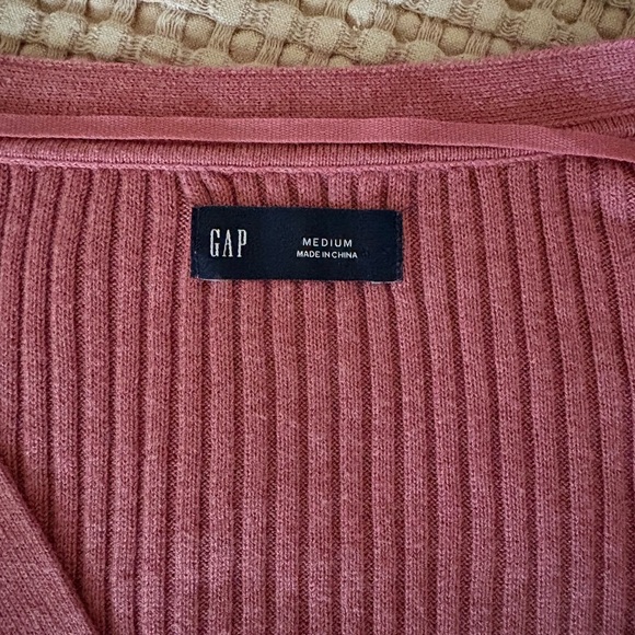 GAP Women's Mauve Ribbed Cardigan - size M - Picture 3 of 5